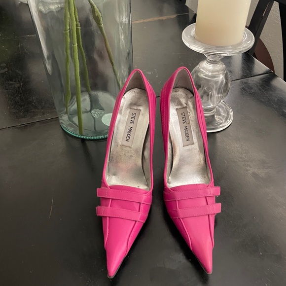 Steve Madden Shoes - Vintage Steve Madden Hot pink Heels size 6